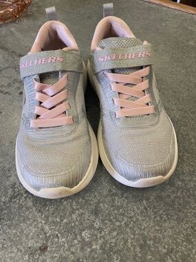 Skechers Girls' Gray & Pink Sneakers